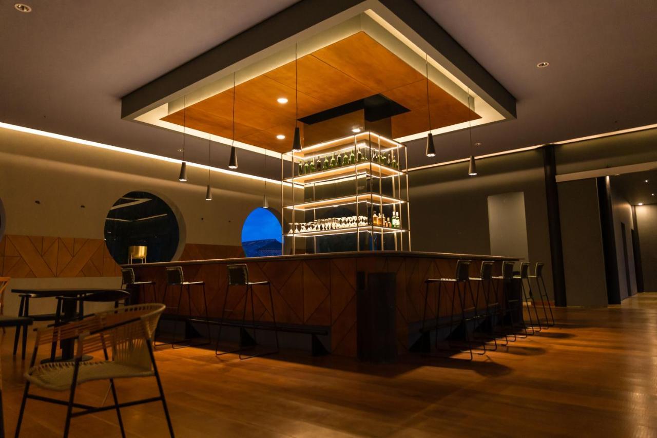 Hotel Termales El Otono à La Enea Extérieur photo The bar at the 2018-built terminal