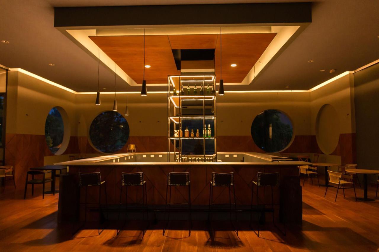 Hotel Termales El Otono à La Enea Extérieur photo The bar at the 2012-opened lounge