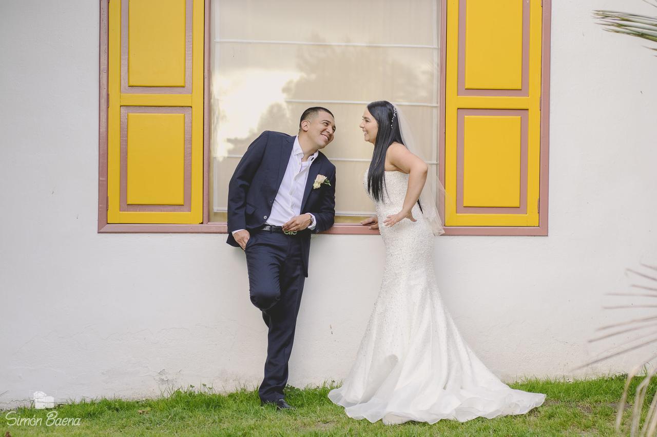 Hotel Termales El Otono à La Enea Extérieur photo A newlywed couple